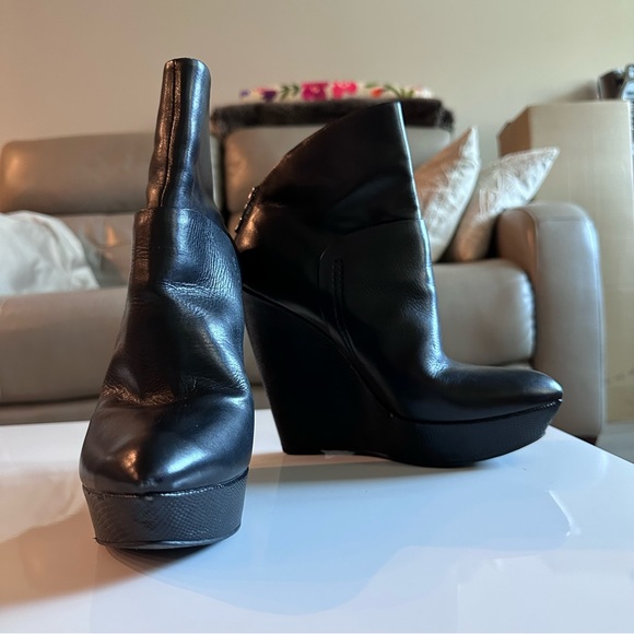 Guess by Marciano Bootie - Picture 9 of 11